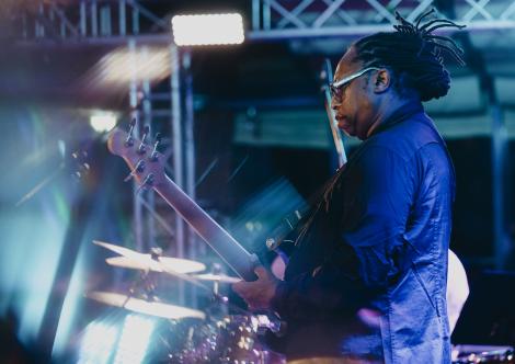 Darryl Jones 